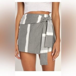 Adieu White and Grey Striped Tie-Front Skort in large